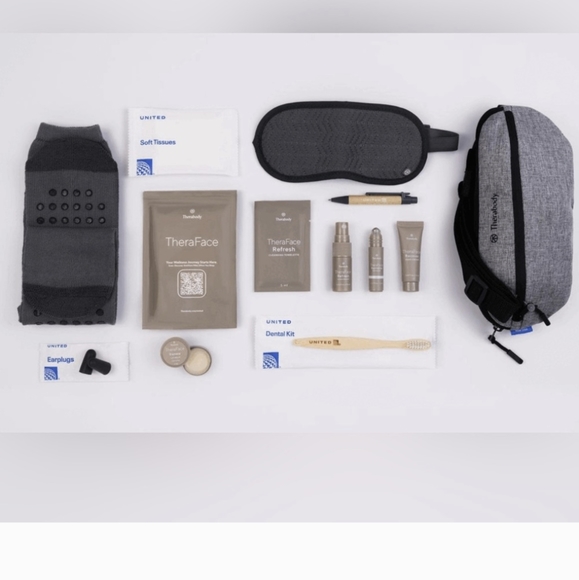 United Polaris Business Class Therabody Amenity Kits (2 black) - Picture 2 of 4